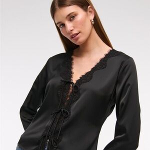 Abercrombie & Fitch Black Lace-Trimmed Robe